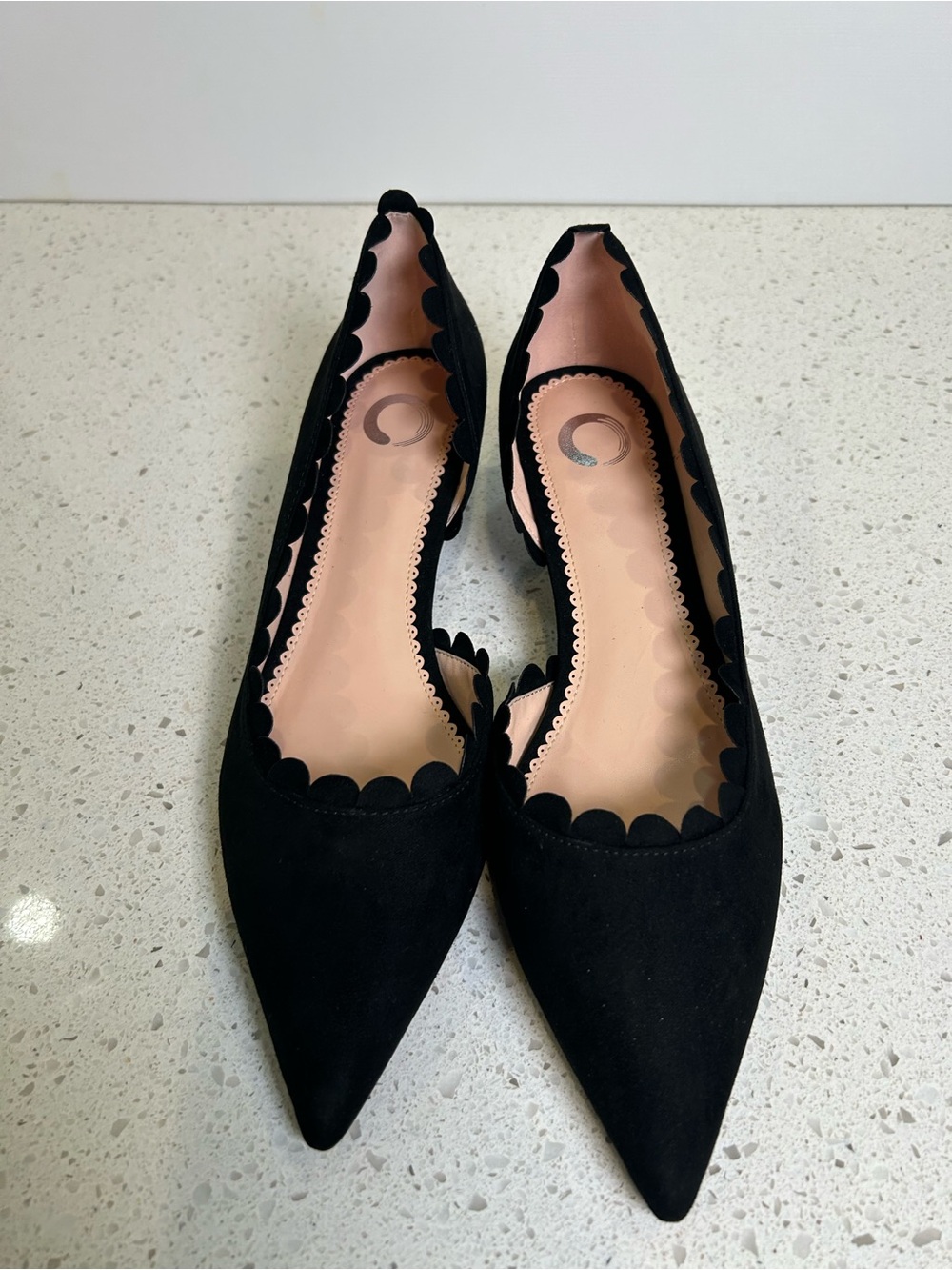 JOURNEE COLLECTION Black Scalloped Edge Taavi Pointed Toe Kitten Heel 8.5 - Picture 9 of 10